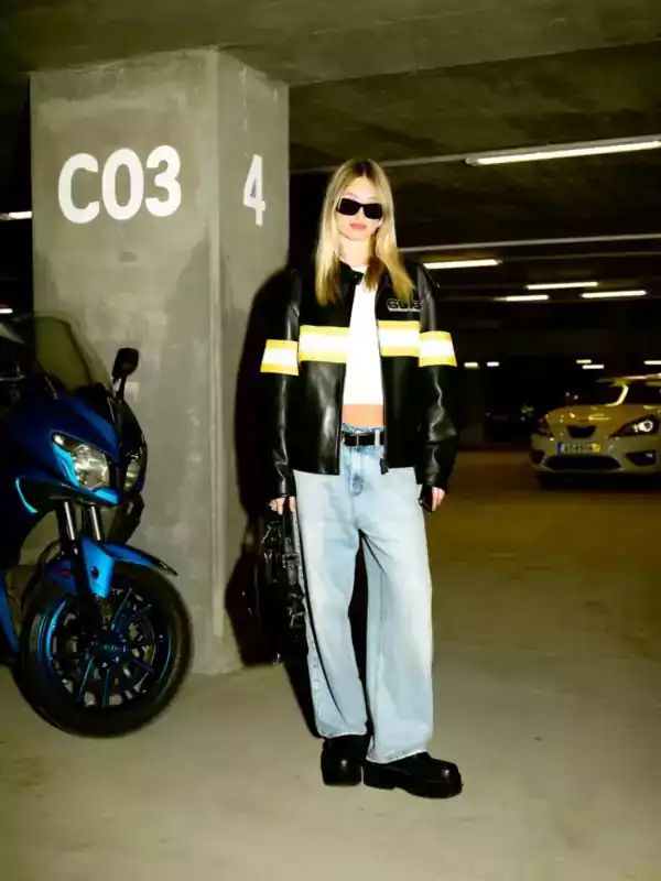 Loading the media file...